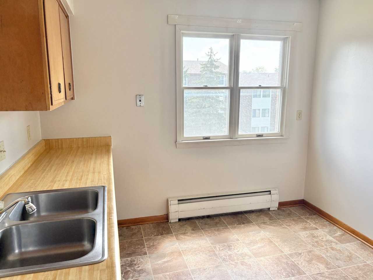 905 W Benton Street - Photo 6 of 14
