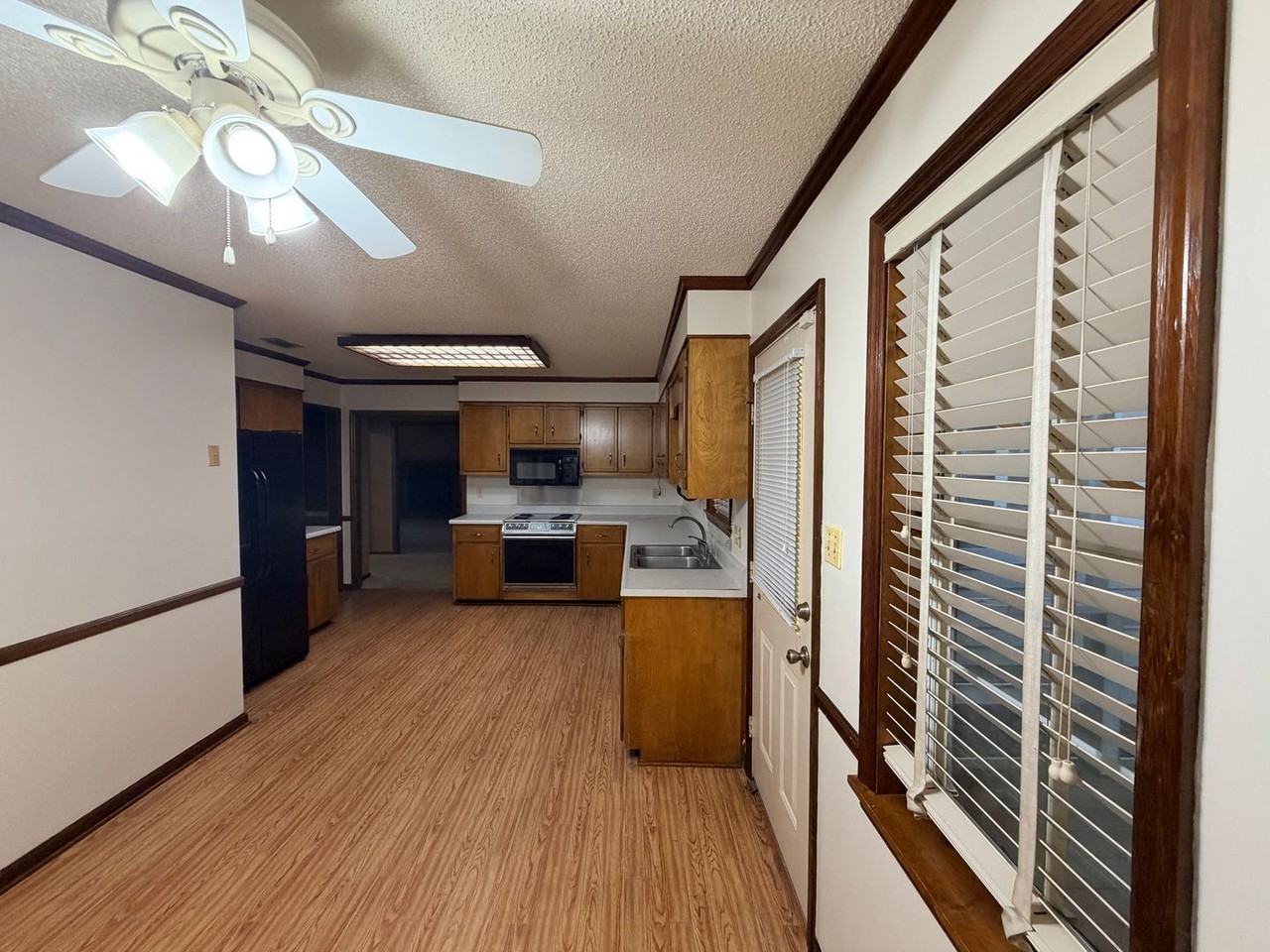 8 Brentwood Place - Photo 7 of 34