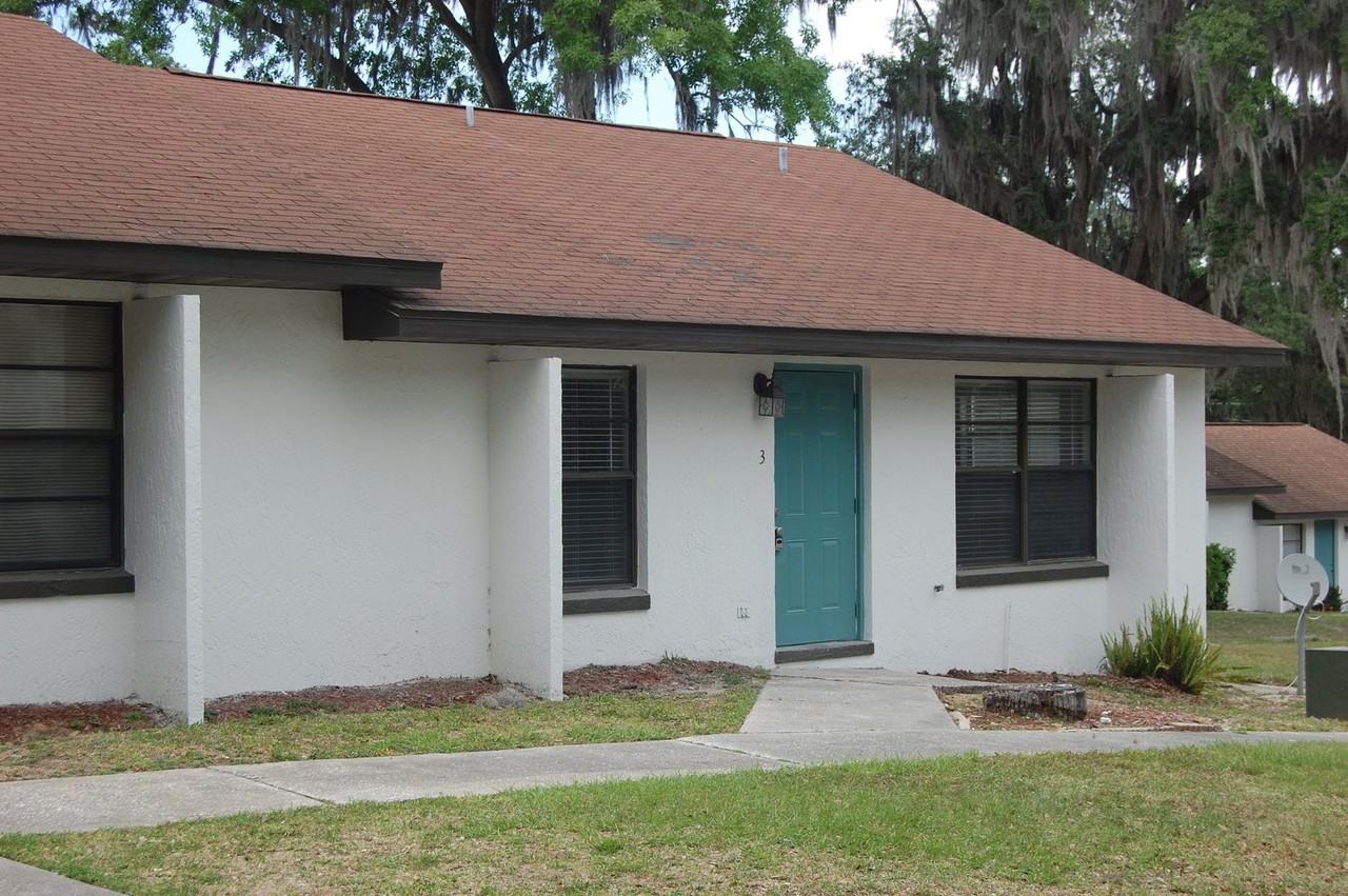 The Rhoads Apartments | 2 Bedroom Apartments in Leesburg, FL - Photo 2 of 39