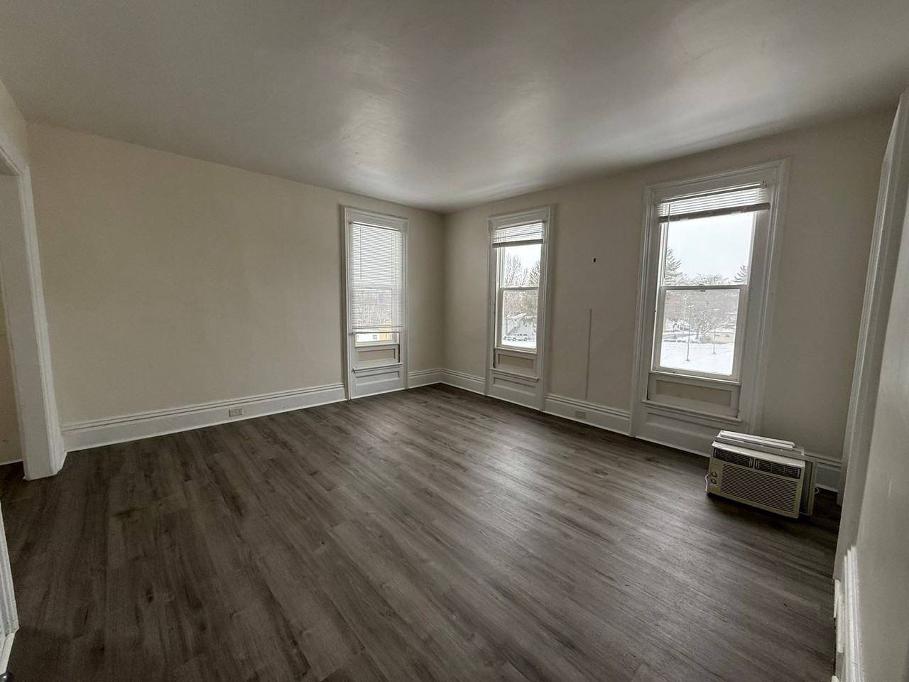 313 N. Michigan Ave - Photo 5 of 8