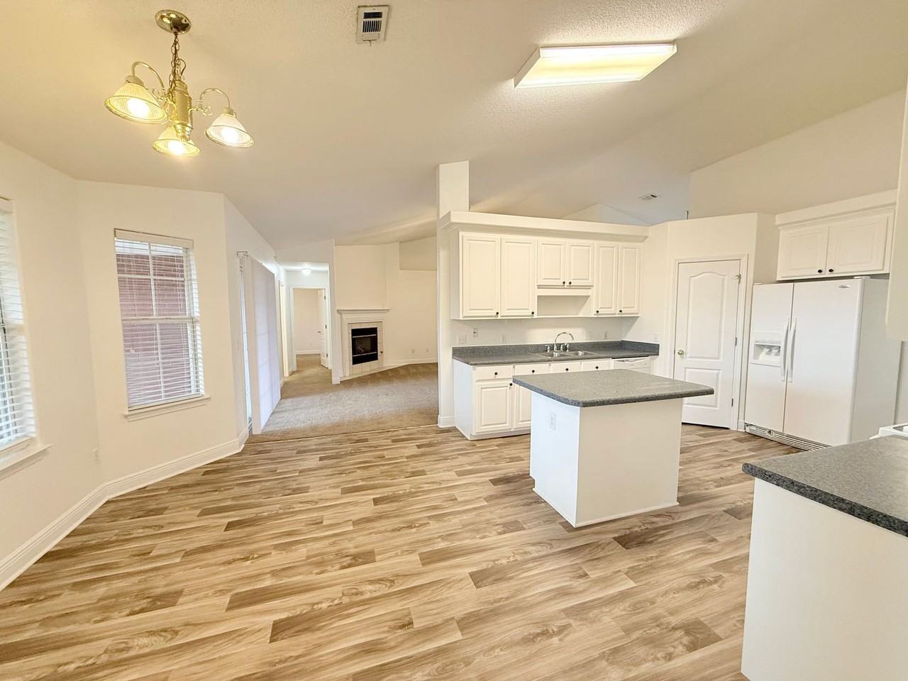 7945 Amethyst Dr - Photo 4 of 19