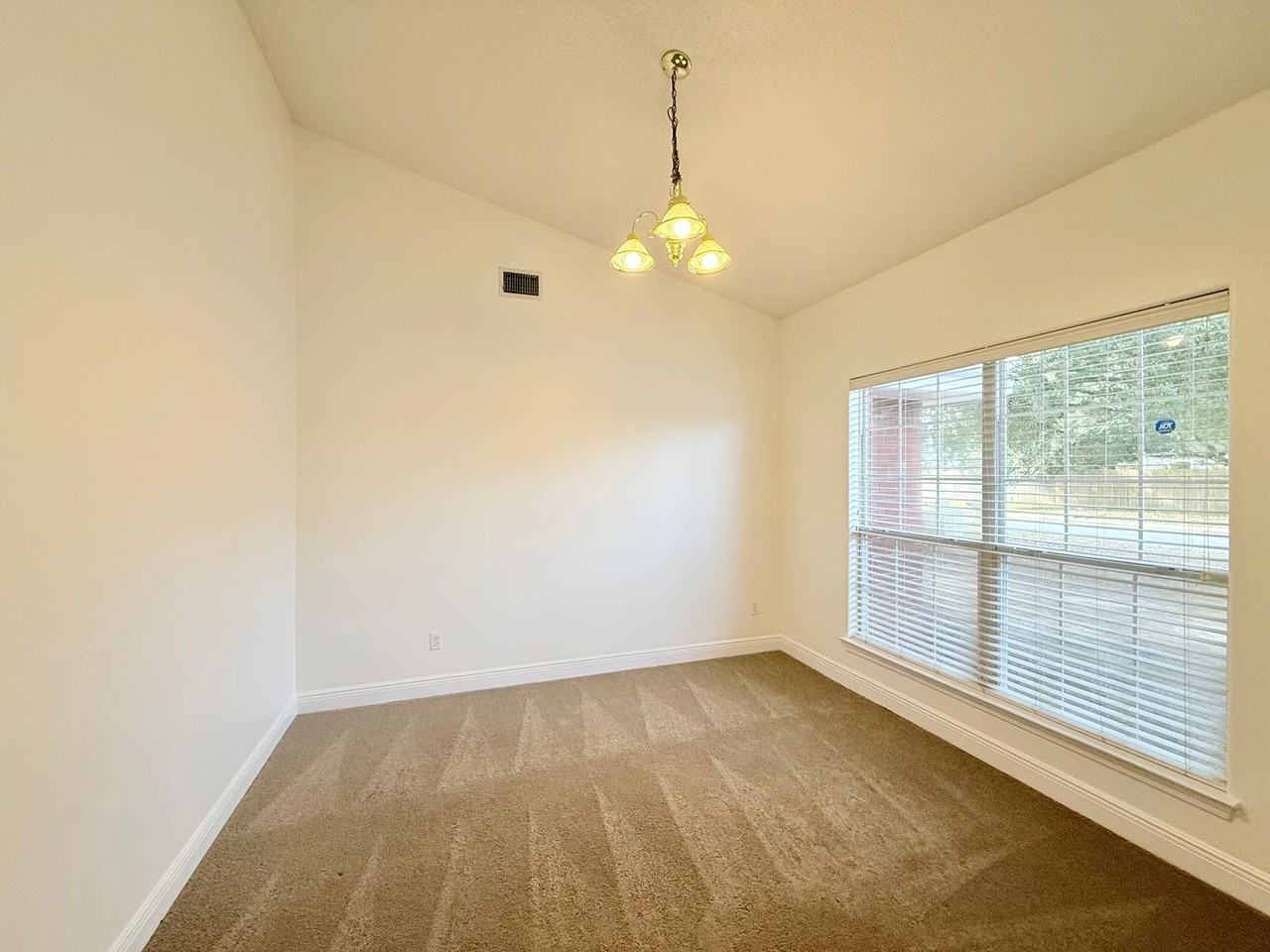 7945 Amethyst Dr - Photo 7 of 19