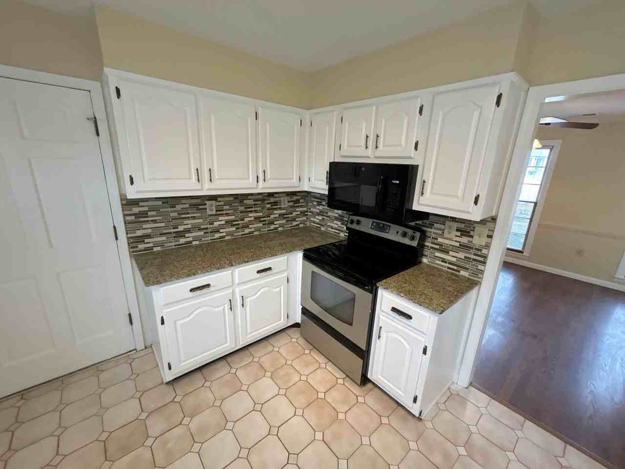 8209 Crimson Creek Dr - Photo 3 of 14