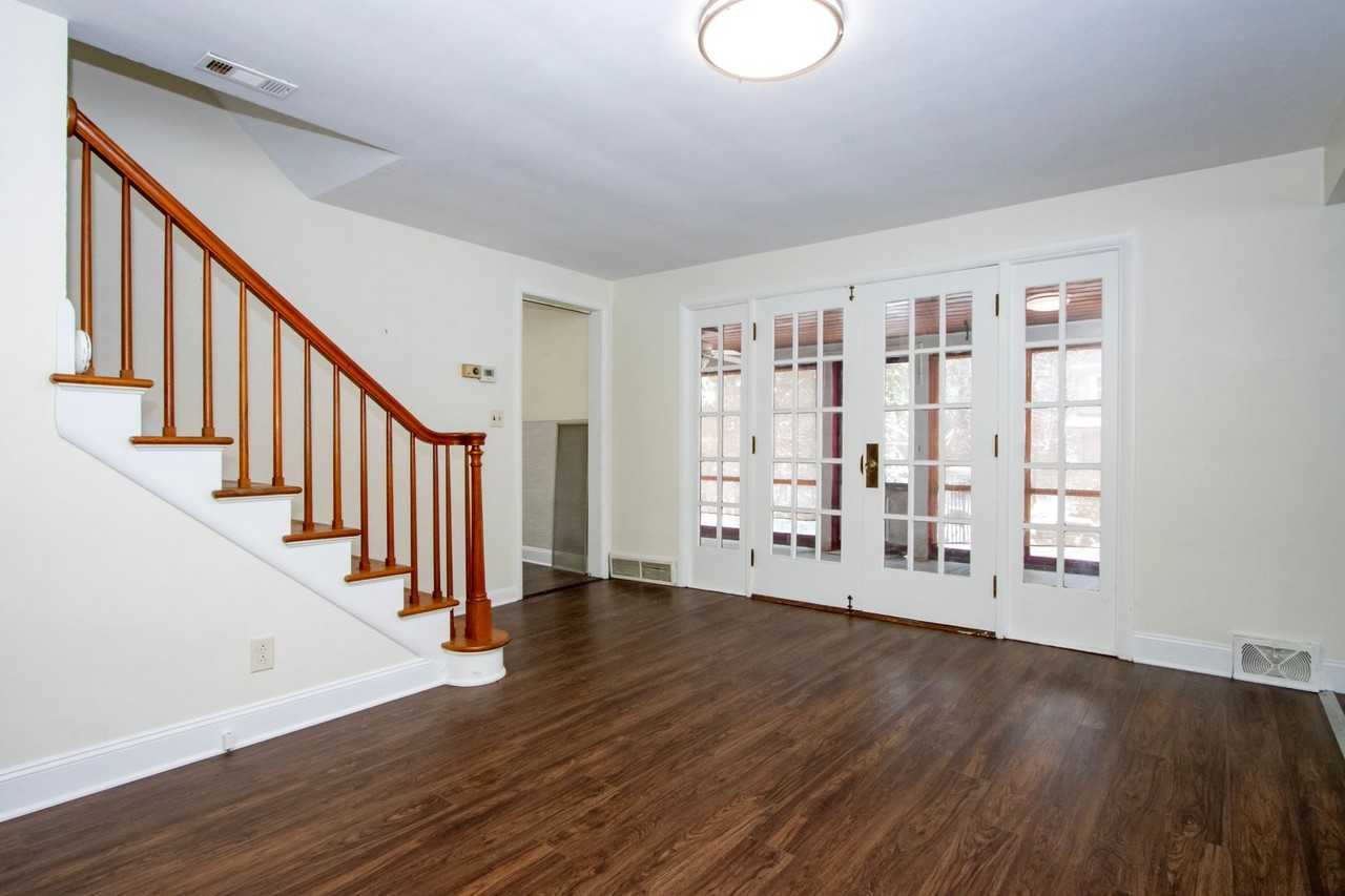 859 N Grant St - Photo 4 of 38