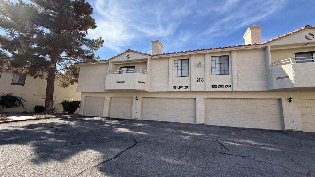 2633 South Durango Drive