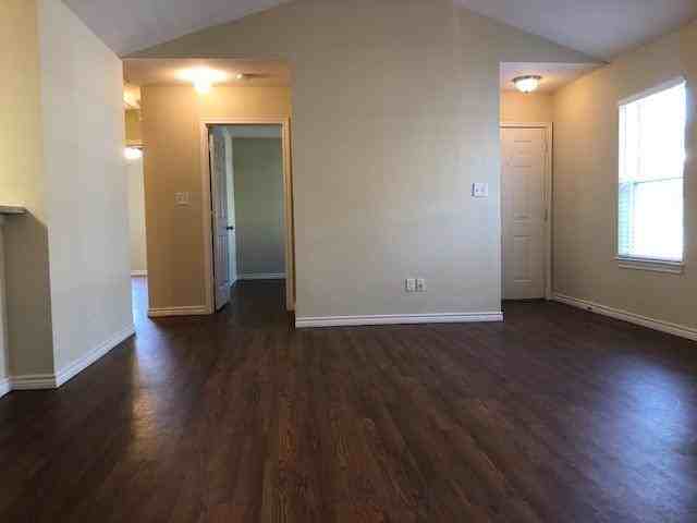 8641 Mansion Creek Circle - Photo 2 of 10