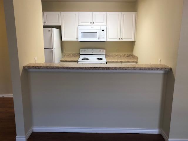 8641 Mansion Creek Circle - Photo 3 of 10