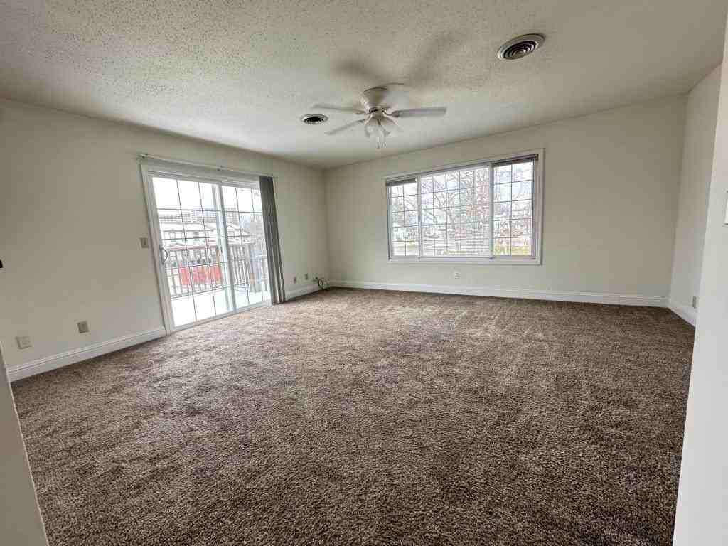 618 East Campus Drive - Photo 3 of 17