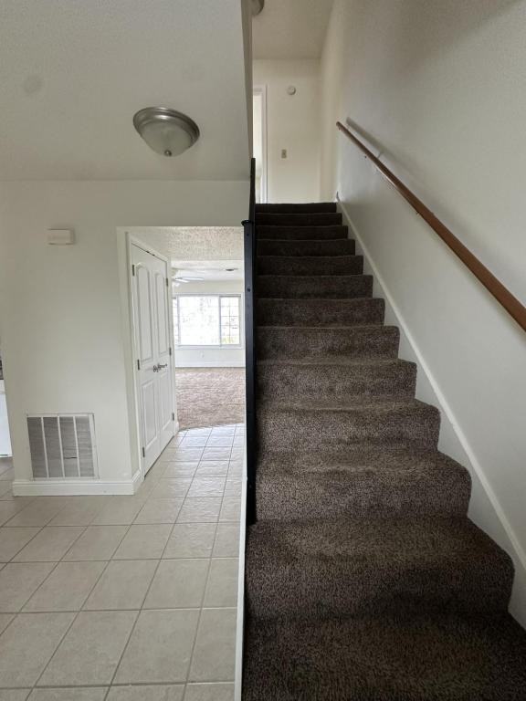 618 East Campus Drive - Photo 4 of 17