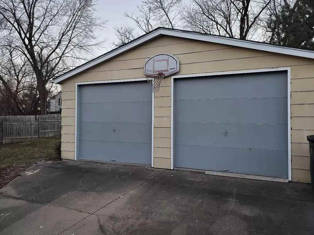 110 Loomis Avenue - Photo 3 of 19