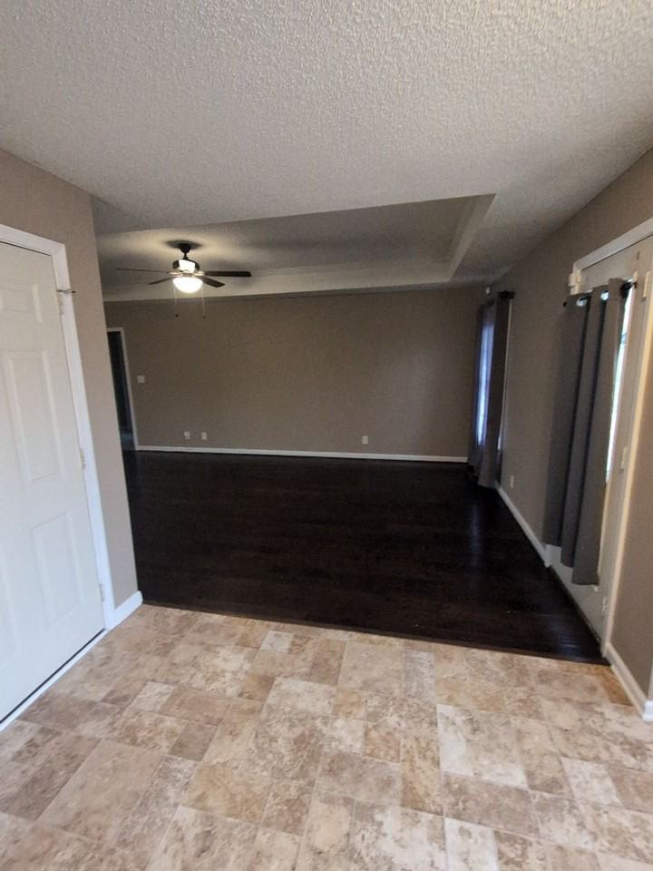 3218 Tabby Dr - Photo 3 of 14