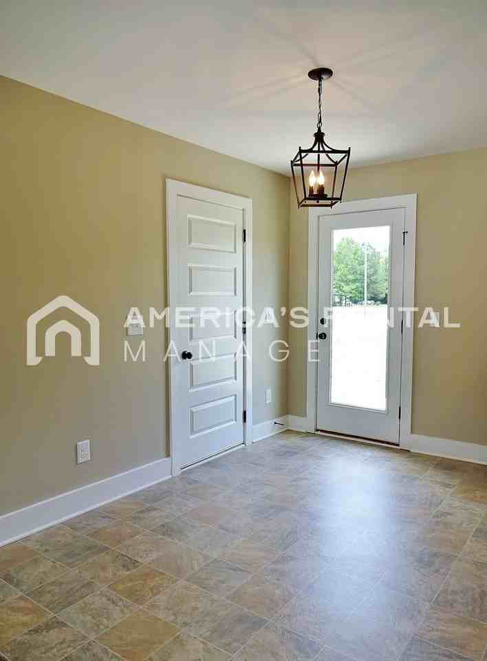 16659 Zach Ln - Photo 4 of 29