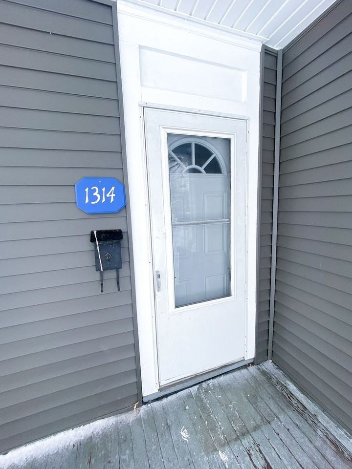 1316 West Walnut Street - Photo 2 of 22