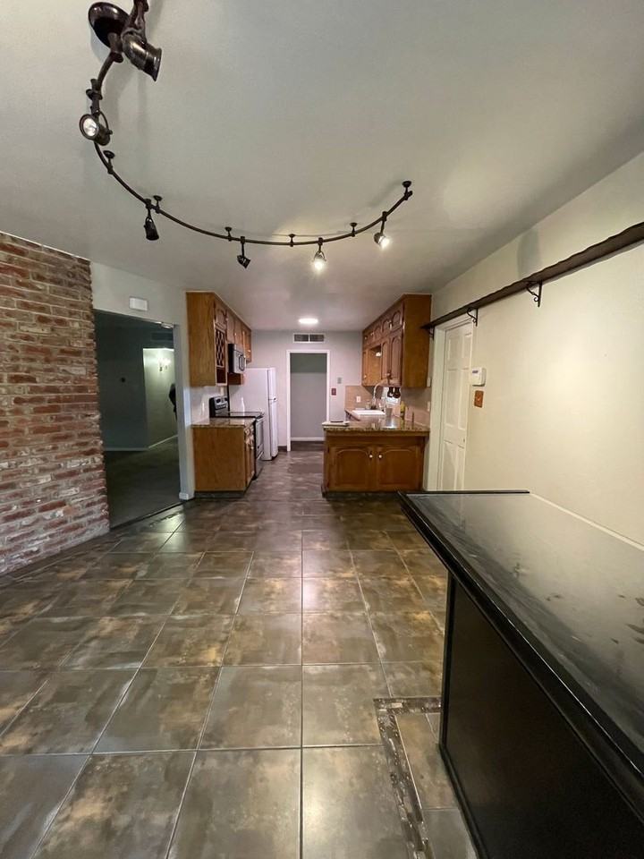 4014 E Fedora Ave - Photo 3 of 19