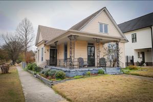 featured image of 32 N Cooper St