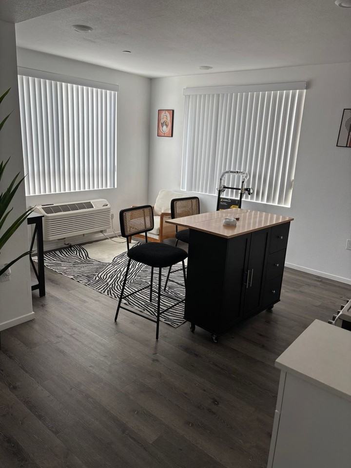 4238 S. Western Ave. - Photo 2 of 4