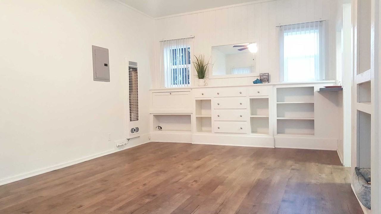 SeaGlass Apartments - Photo 7 of 45