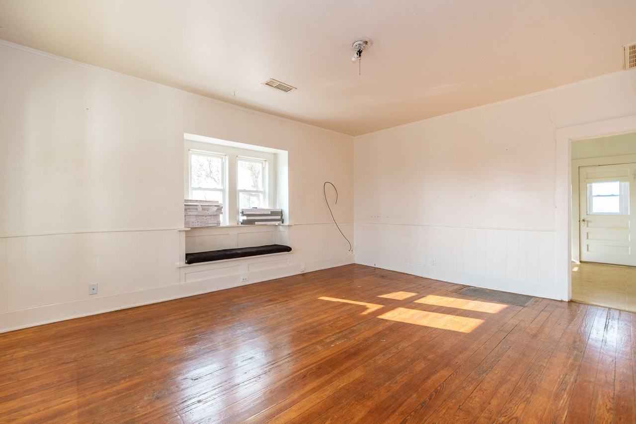 4102 W Sundown Ln - Photo 5 of 17