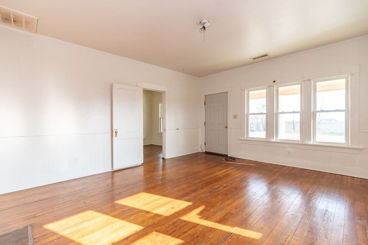 4102 W Sundown Ln - Photo 6 of 17