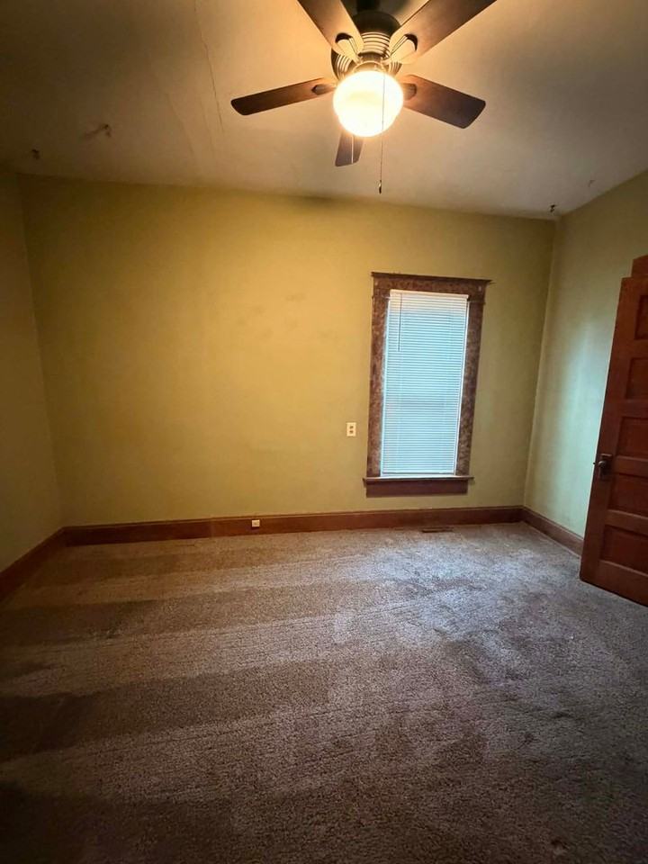 232 S Patterson Ave - Photo 5 of 13