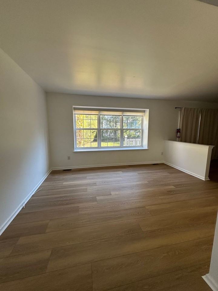 101 Coventry Way - Photo 7 of 31