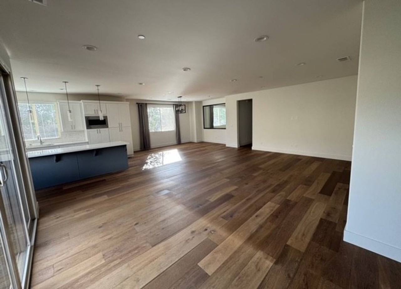 441 Mesa Way - Photo 3 of 12