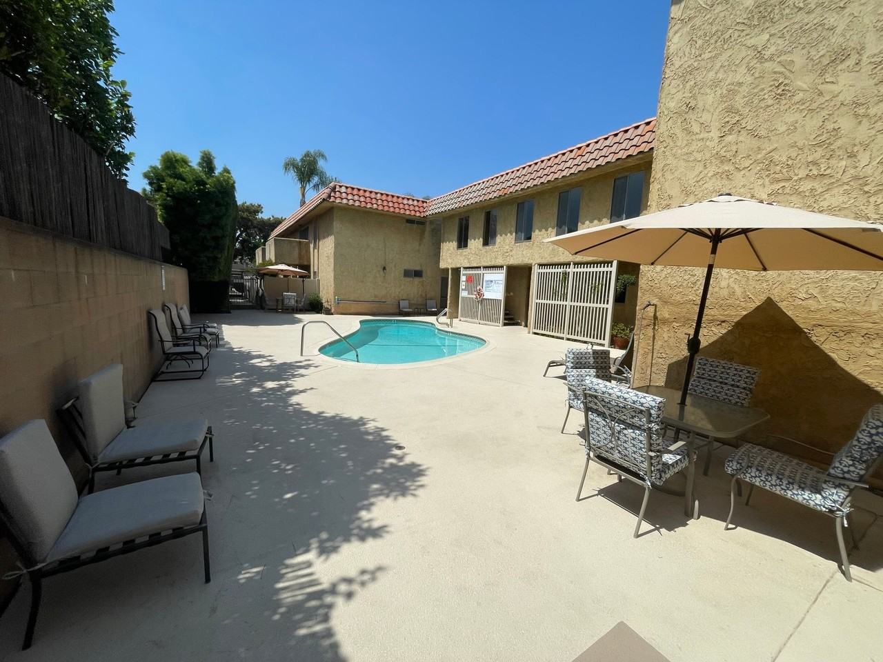 APT GRAND 300 - Photo 4 of 42