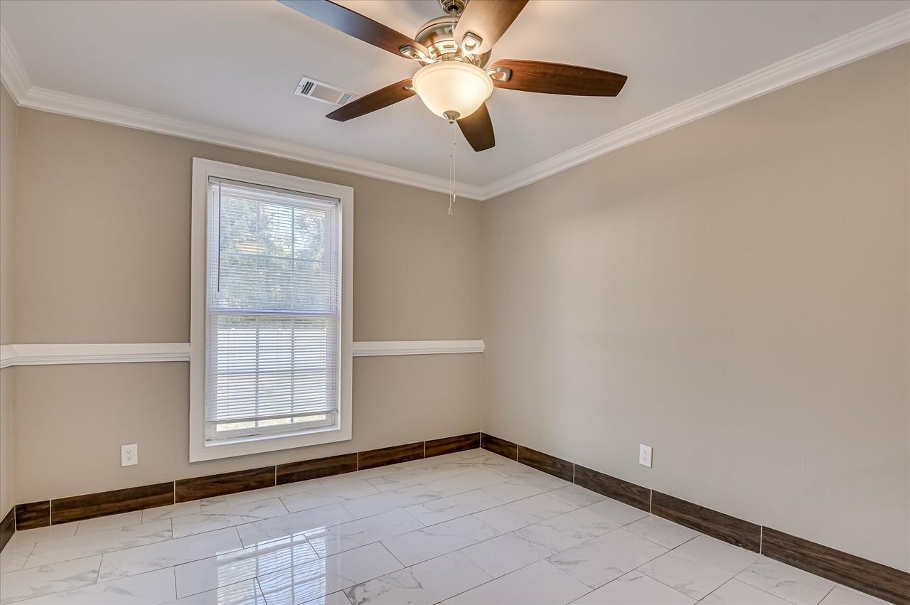 238 Cavalier Ct - Photo 3 of 36