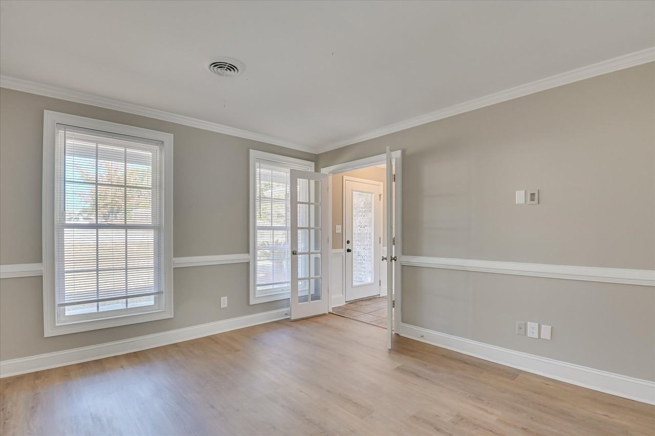 238 Cavalier Ct - Photo 5 of 36