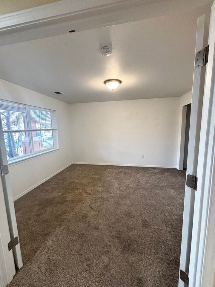 20067 Mount Hope Ln - Photo 3 of 22