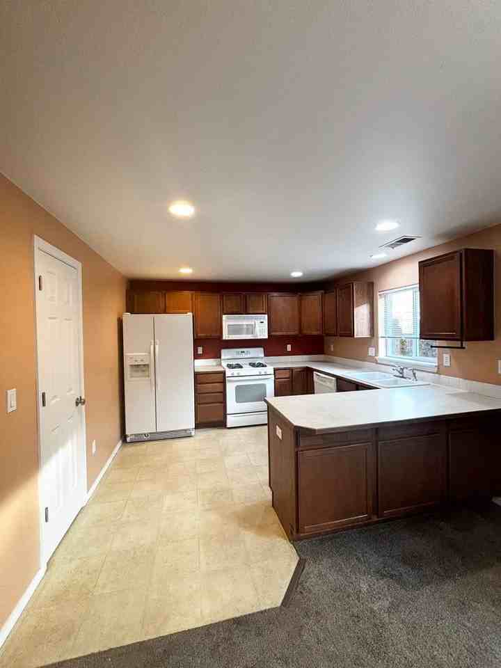 20067 Mount Hope Ln - Photo 6 of 22