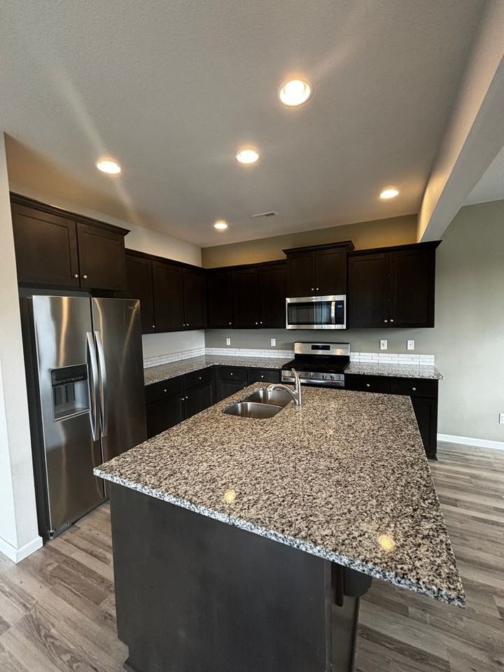 20546 Se Cameron Ave - Photo 4 of 23