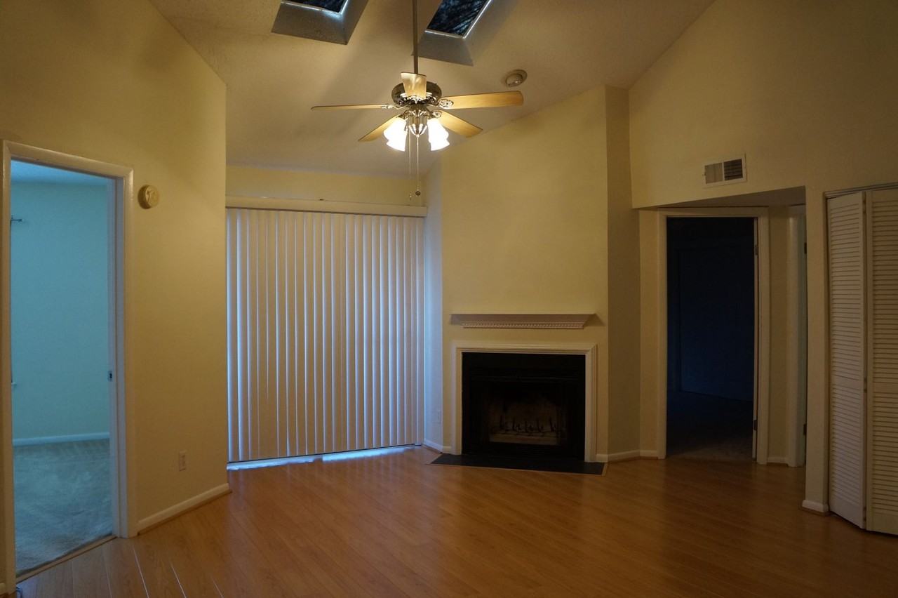 872 24th Street - Photo 2 of 17