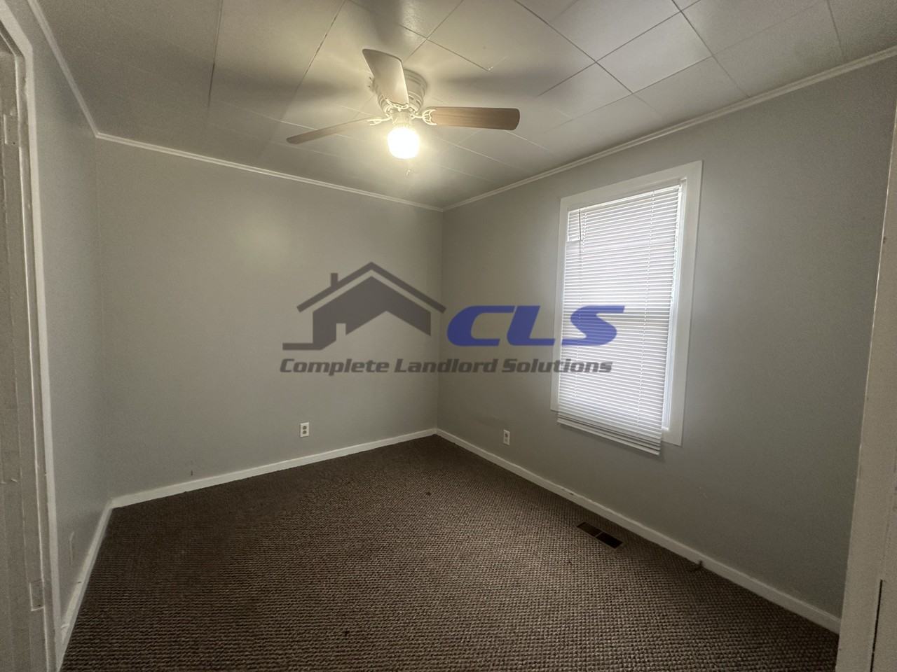 916 Kussner St #914 - Photo 4 of 5