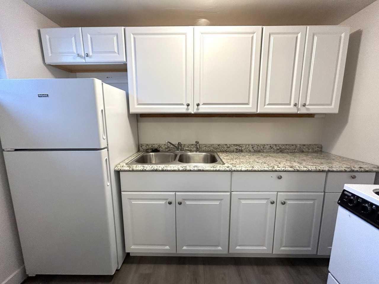 211 East Mulberry Street - Photo 4 of 7