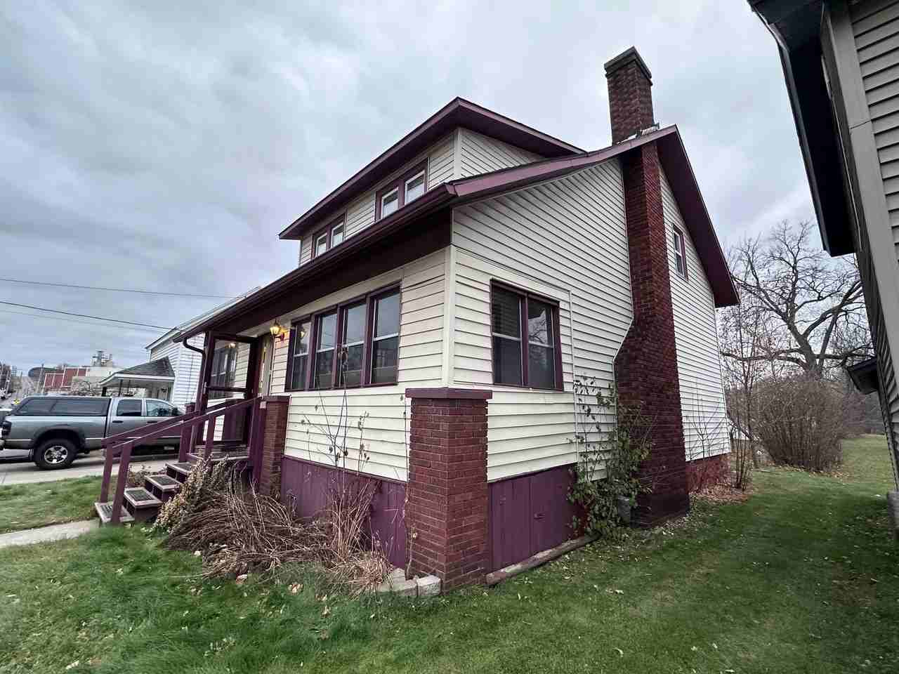 911 Townline Road - Photo 2 of 45