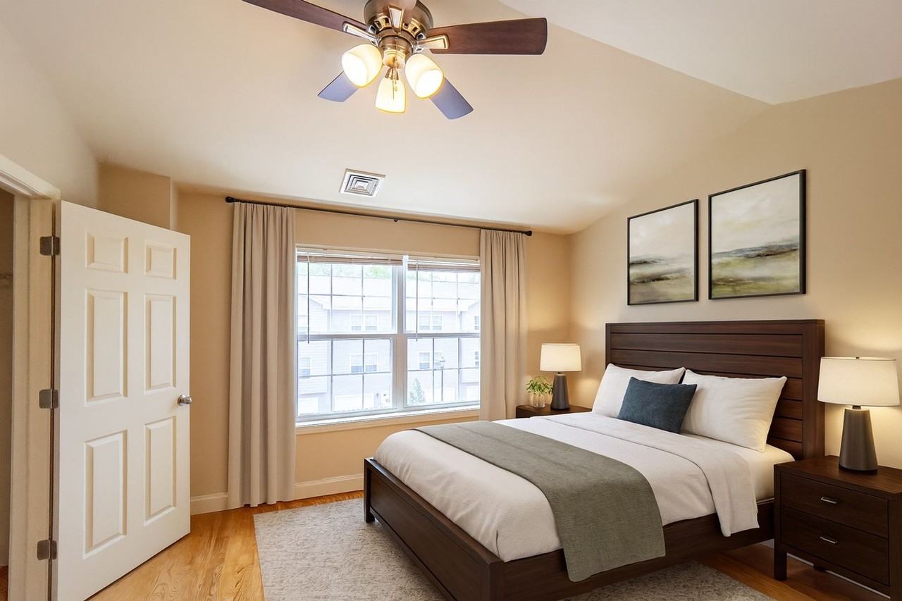 Ledyard Meadows - Bld 300-400 - Photo 4 of 15