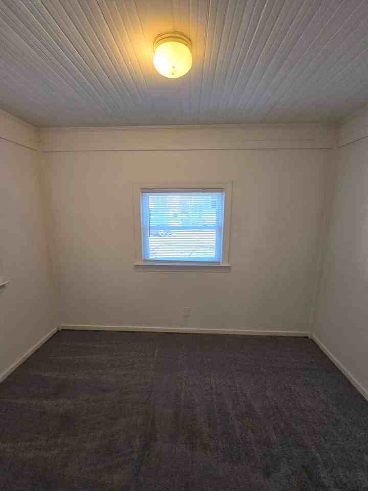 333 Byrd St - Photo 4 of 4