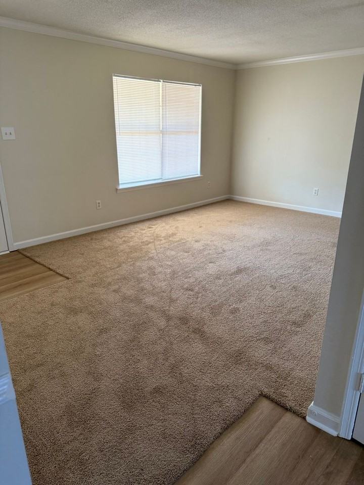 3403 Plantation Dr - Photo 2 of 15