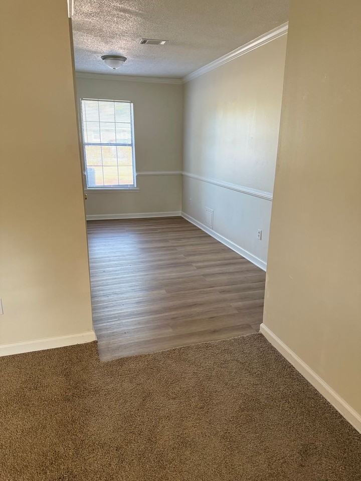 3403 Plantation Dr - Photo 3 of 15