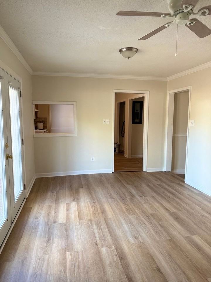 3403 Plantation Dr - Photo 5 of 15