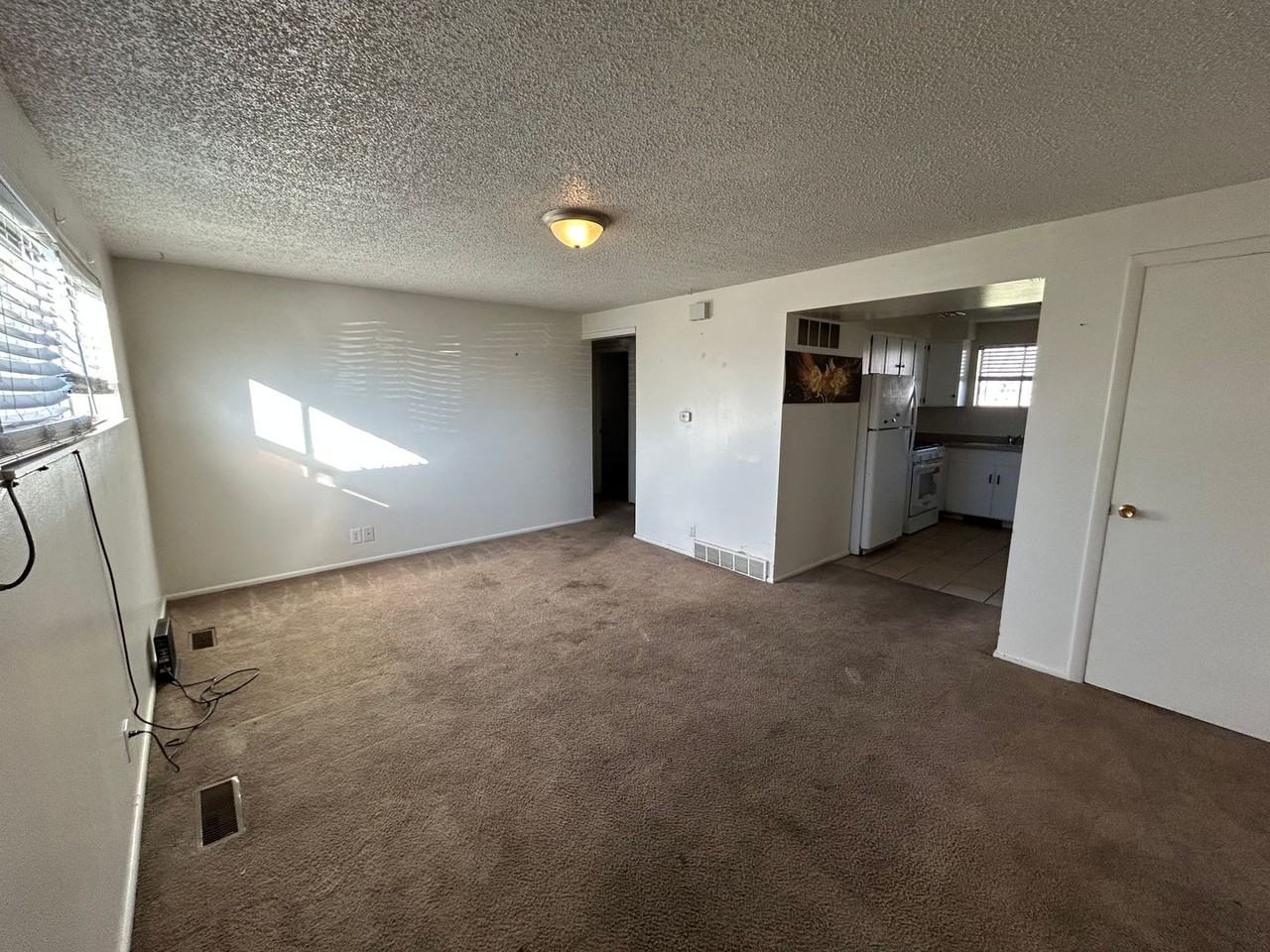 1577 S 800 E - Photo 2 of 10