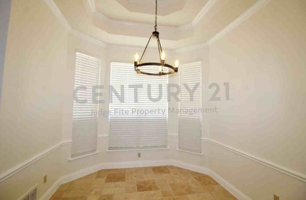 517 Tate Dr - Photo 3 of 11