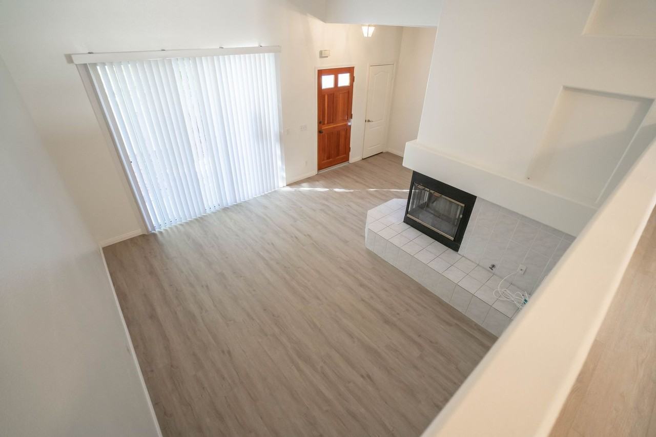 25702 Holiday Cir #D - Photo 2 of 22