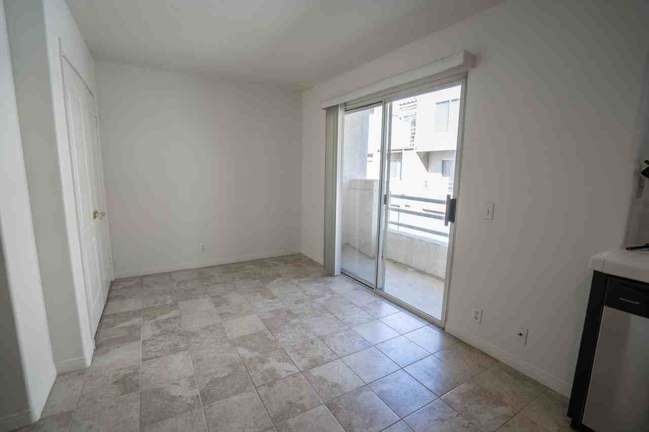 25702 Holiday Cir #D - Photo 5 of 22