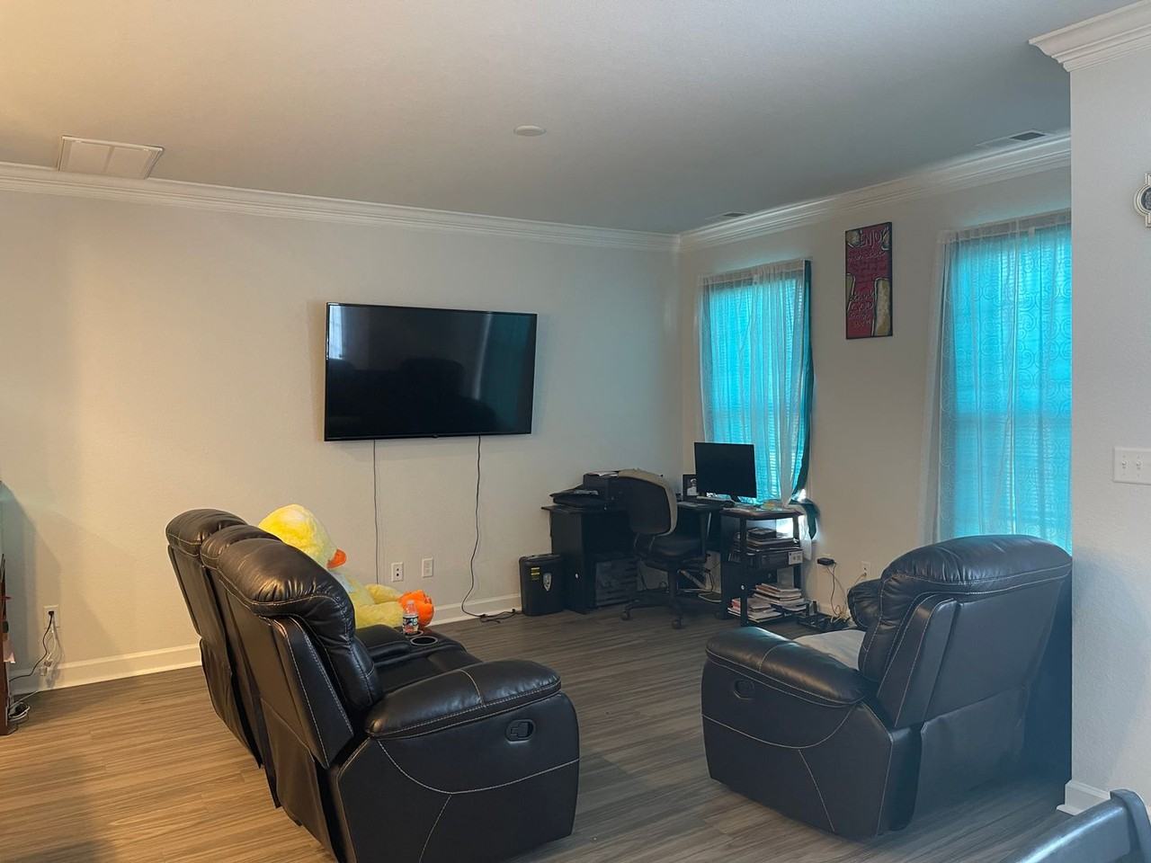 2105 Belden Avenue - Photo 7 of 23