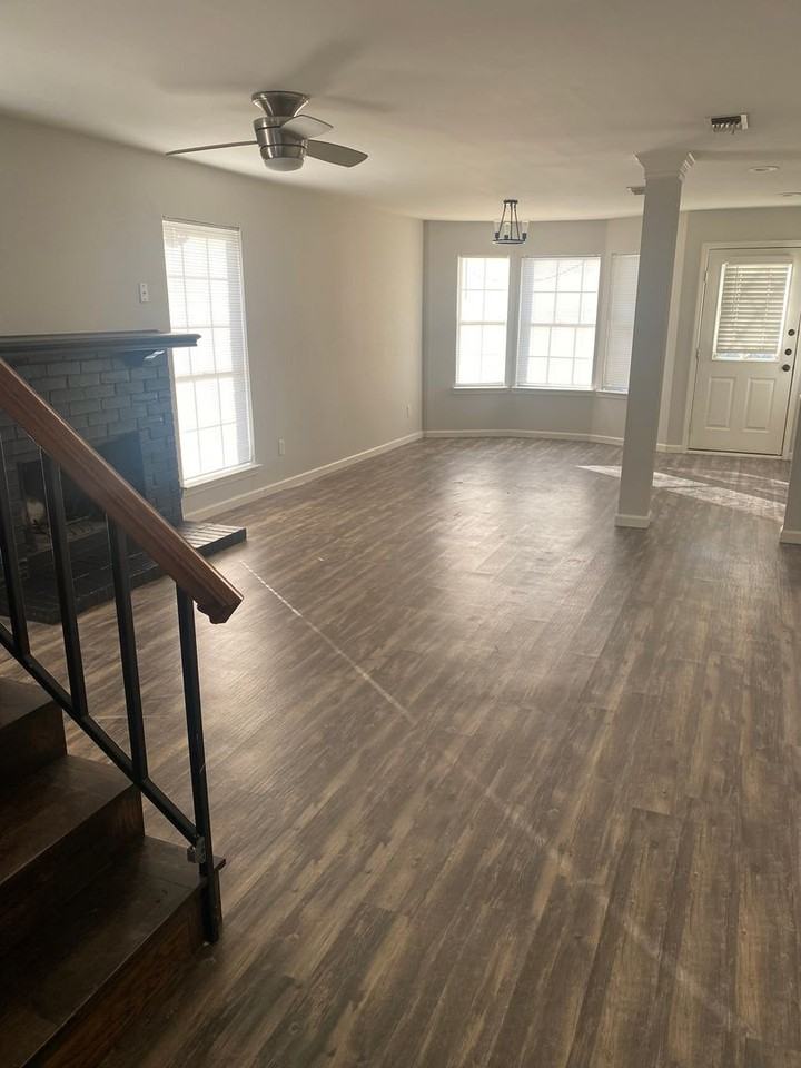 318 Spanish Moss Drive - Photo 2 of 25