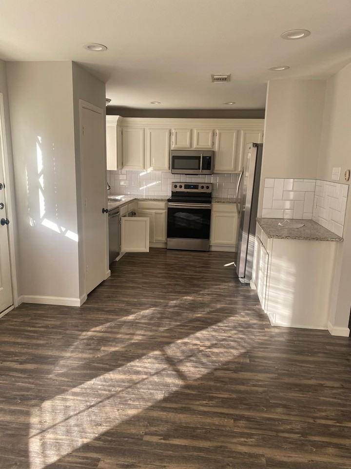 318 Spanish Moss Drive - Photo 4 of 25