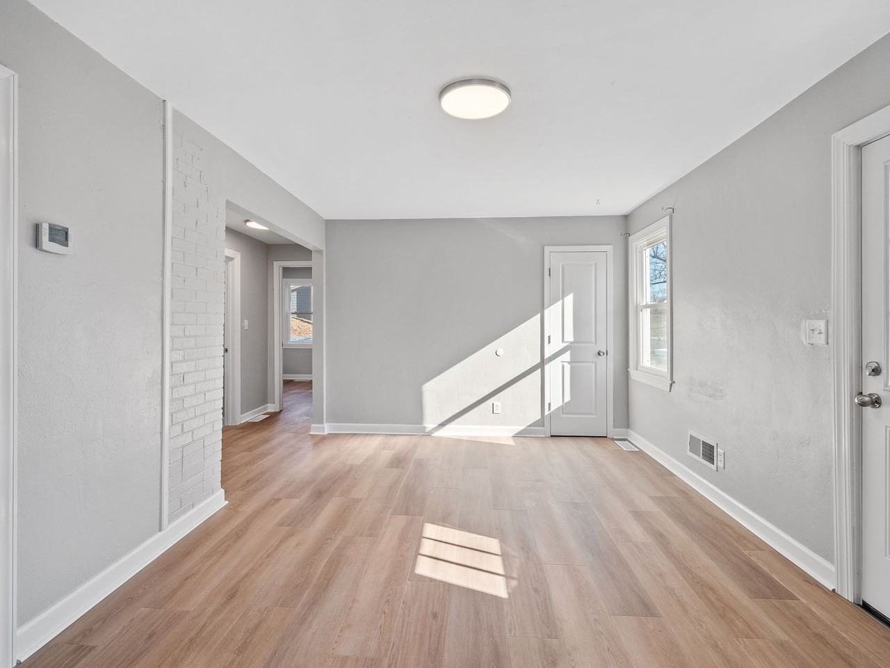 74 Forest Hill Ave Ne - Photo 3 of 23