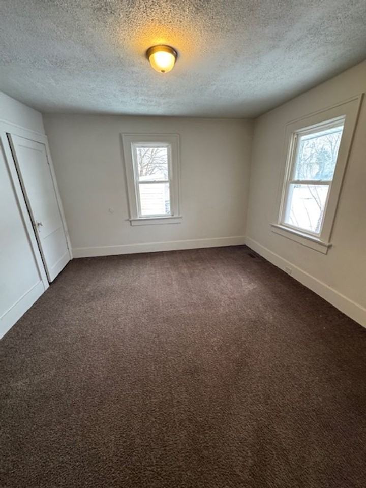 414 Hamilton Avenue - Photo 4 of 7